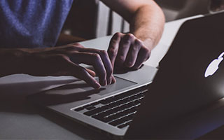 半岛体育新闻-卡尔蒂斯替补席深度成优势，冲击世俱杯冠军