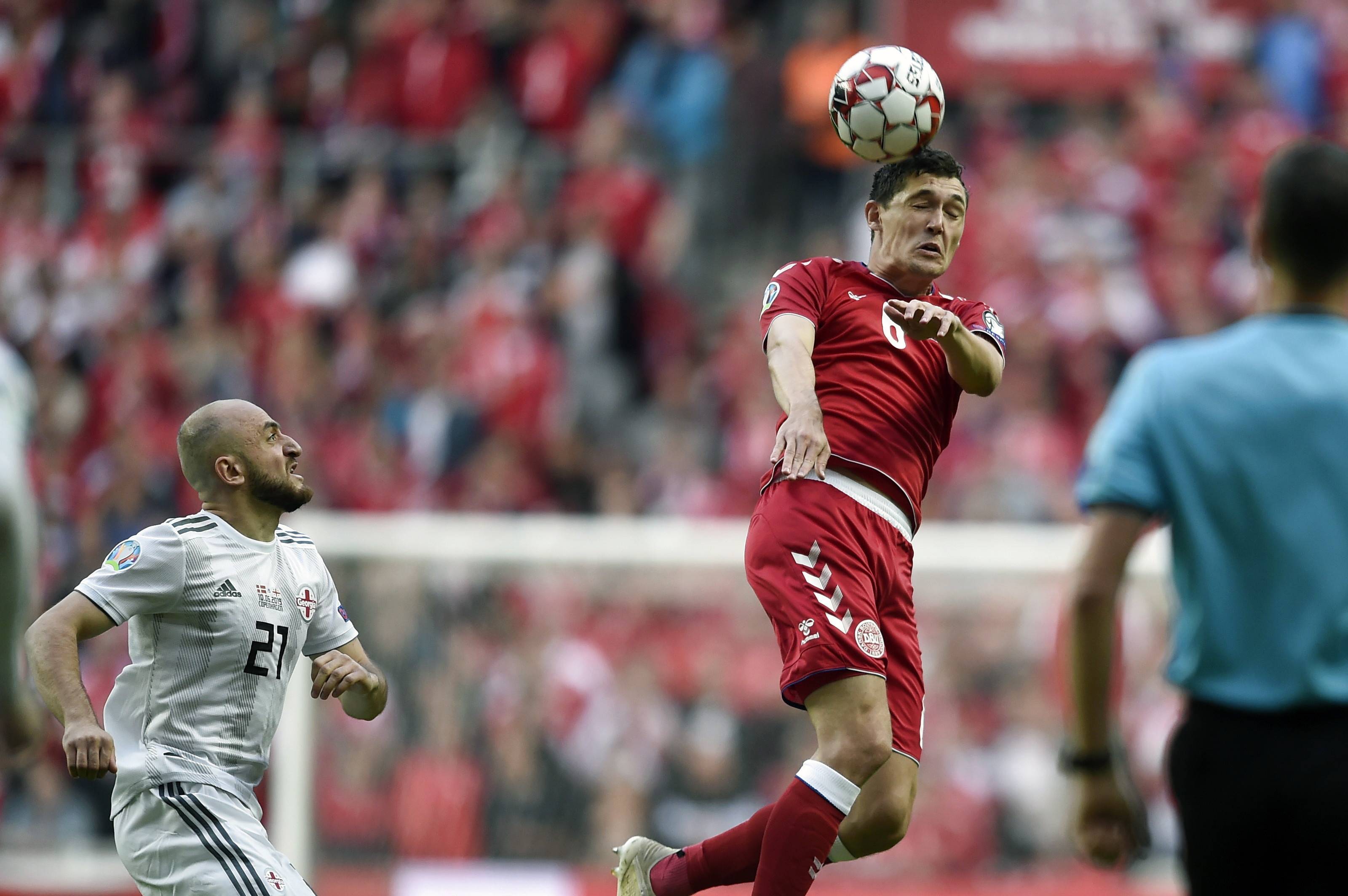 立陶宛队在对阵卢森堡队中小胜