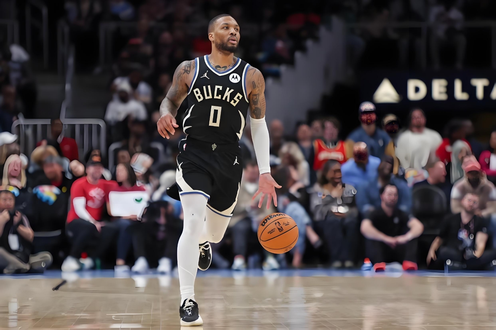 雄鹿主场击败爵士,首轮对手未定 雄鹿主场击败爵士,首轮对手未定