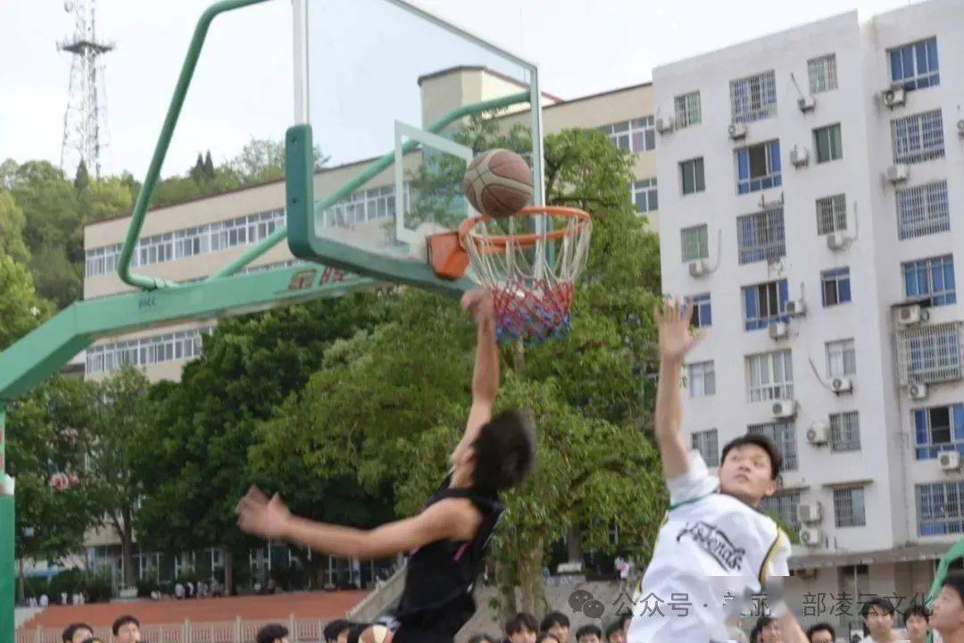 篮球联赛季后赛激战正酣,胜负未分高潮迭起的简单介绍 篮球联赛季后赛激战正酣,胜负未分高潮迭起的简单介绍