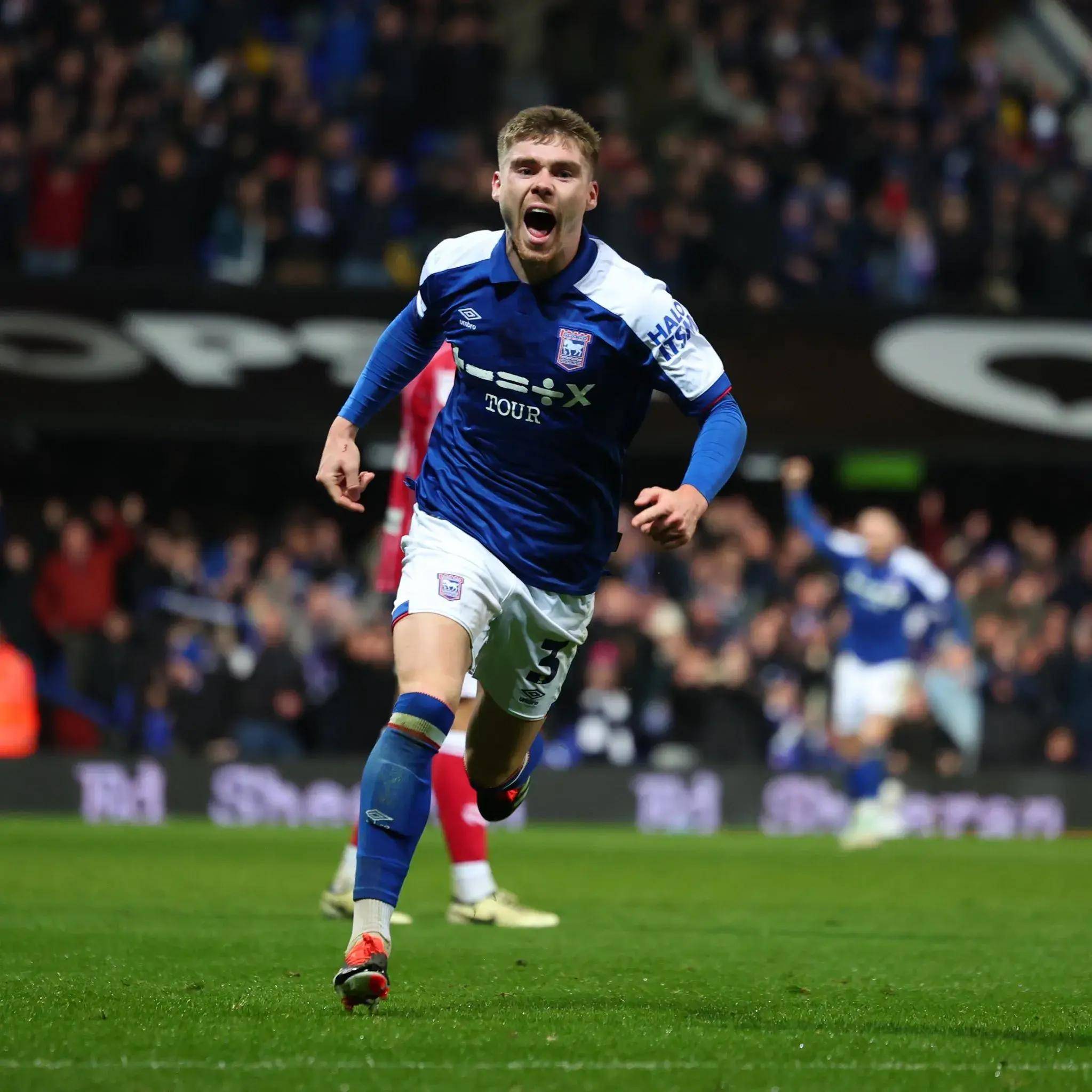 包含布莱顿主场告捷，布莱顿球员庆祝胜利的词条