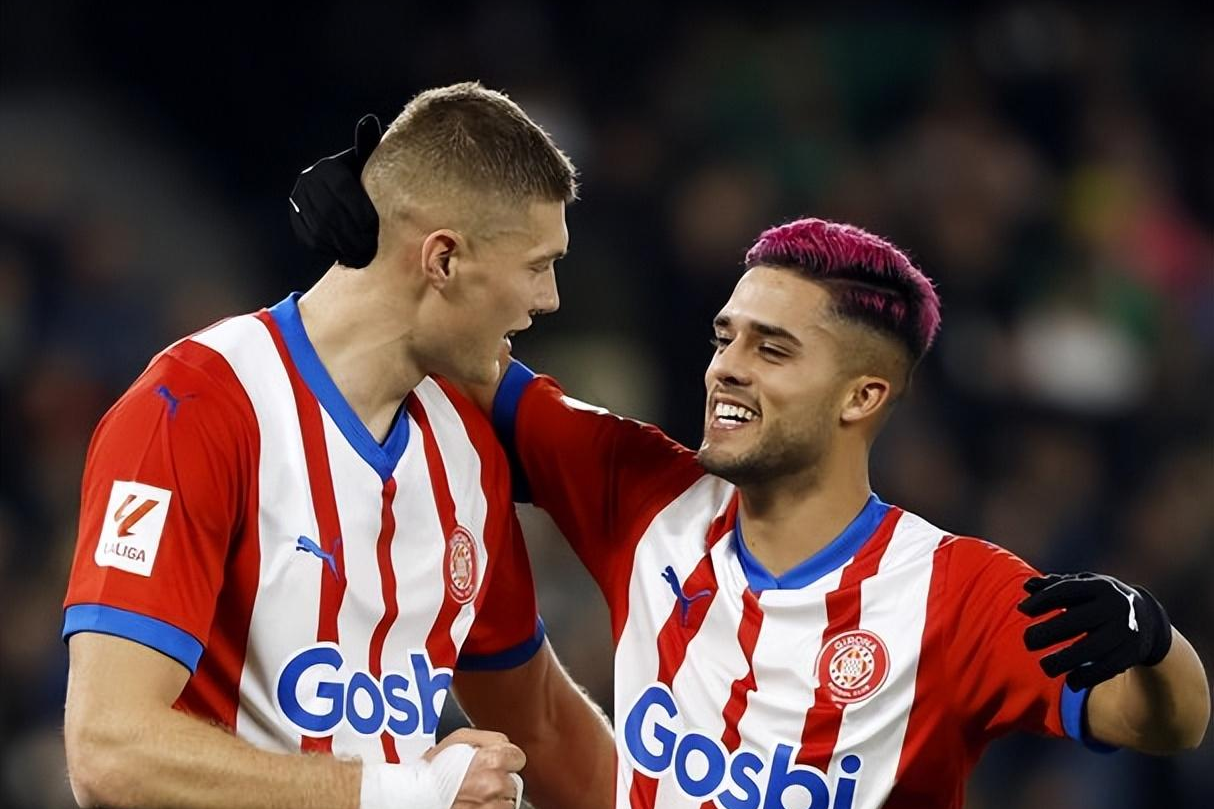 半岛体育在线-包含艾尔切主场战平赫罗纳，难分高下的词条