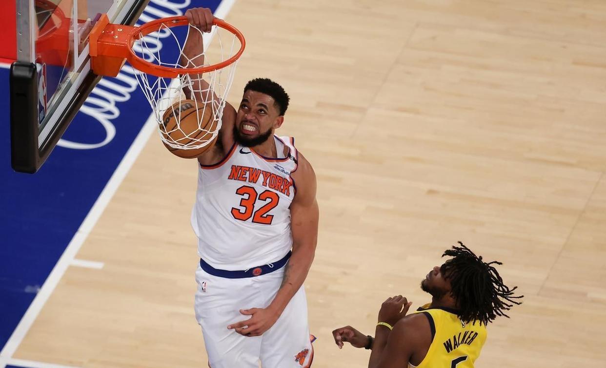 半岛体育直播-尼克斯客场告捷，季后赛悬念