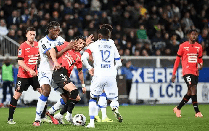 关于西布朗力压伯明翰:战胜对手的信息 关于西布朗力压伯明翰:战胜对手的信息